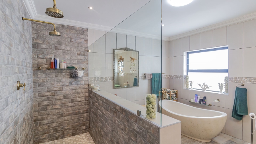 10 Bedroom Property for Sale in Jacobsbaai Western Cape